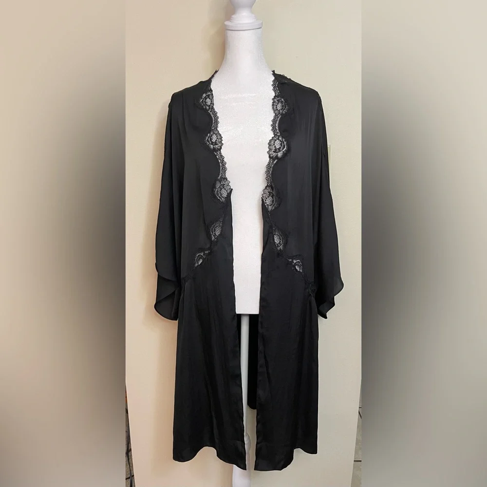 Victoria’s Secret Satin Crochet Lace-Trim Kimono Robes Cover-Up. size XS/S. NWT - Picture 7 of 17